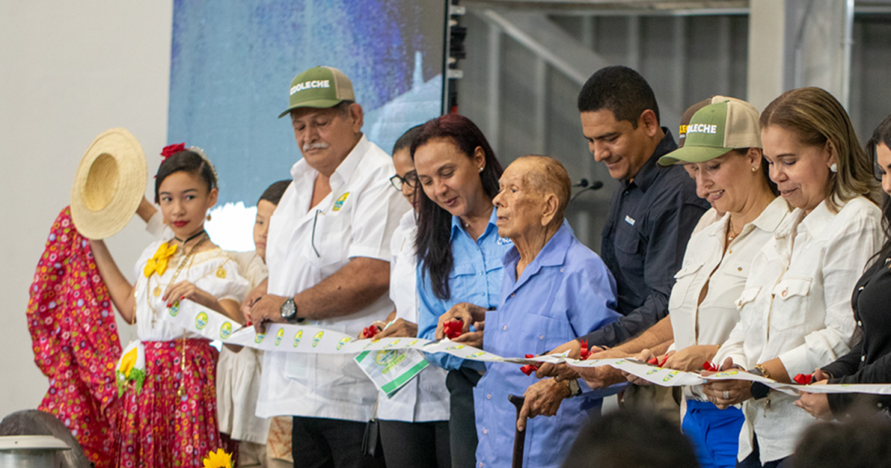 Inauguración planta de concentrados cooleche